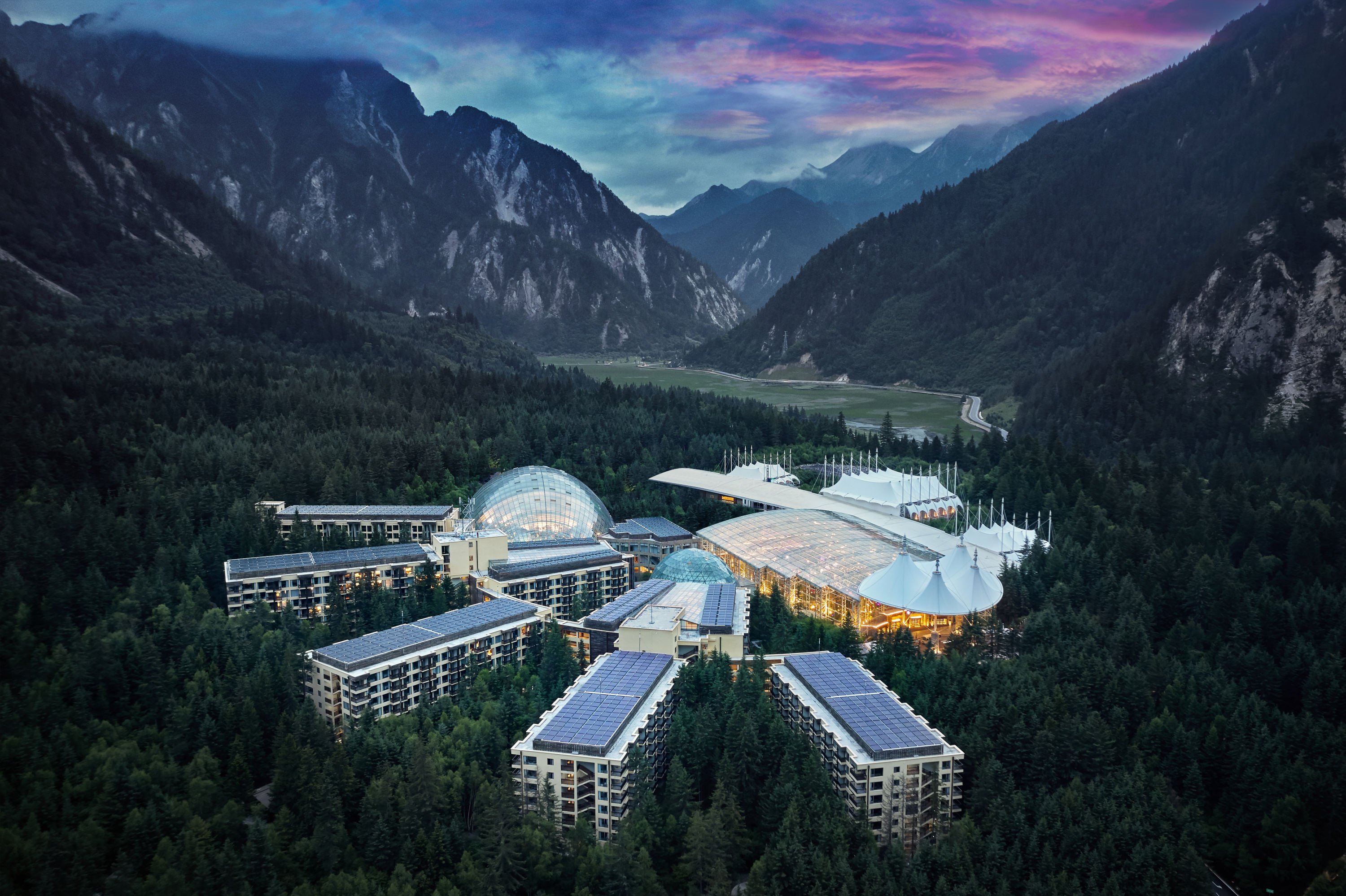 Intercontinental Resort Jiuzhai ParadiseOver view