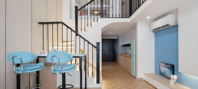 椰子宿下·听蓝·LOFT设计城市艺宿(三亚湾凤凰机场店)图片