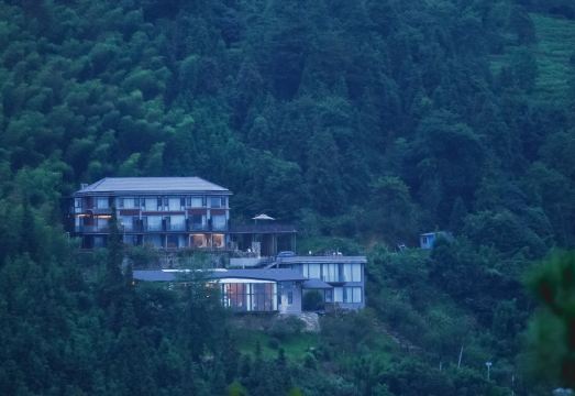 村头芳 · 正好小筑外景图