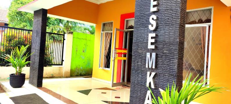 Esemka Hotel and Convention Kotabumi图片
