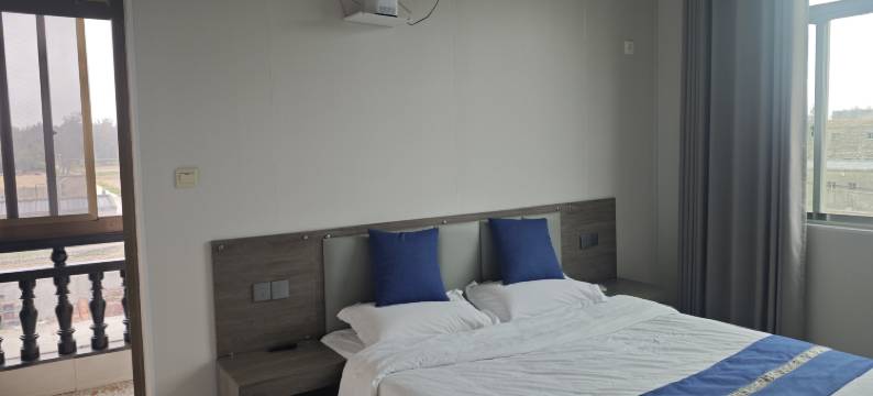 再来一晚猫咖客栈图片