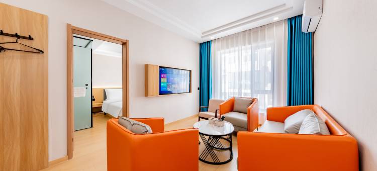 艺龙瑞云酒店(呼和浩特万象城新华广场地铁站店)图片