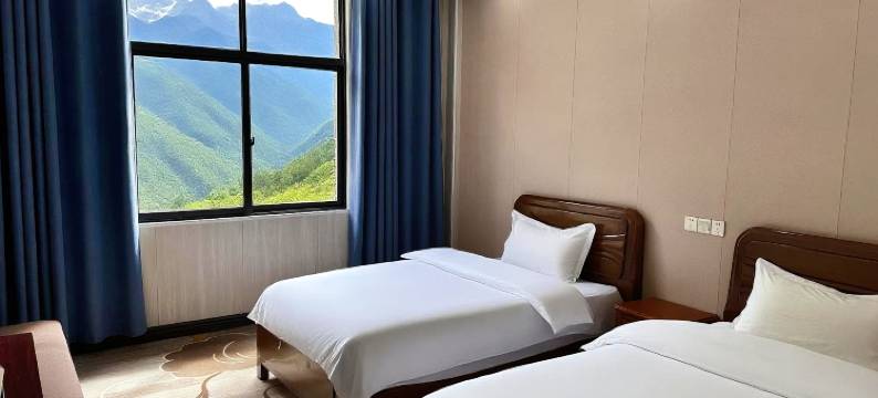 稻城乐乐酒店(香格里拉镇店)图片