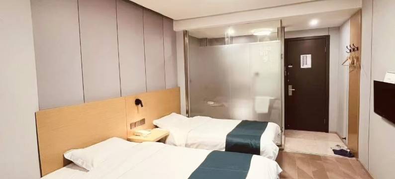 欣橙酒店(置地财富广场四泉桥地铁站店)图片