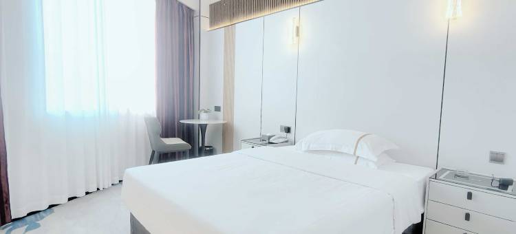 云霞酒店(湛江附属医院国贸大厦店)图片