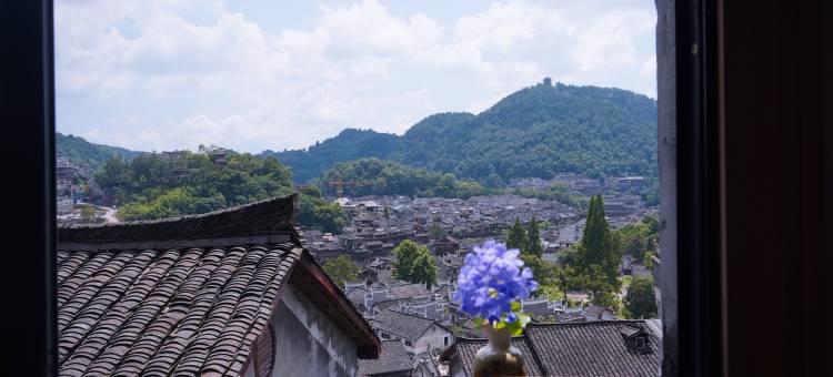 云起山居·Villa观景度假美宿(凤凰古城店)图片