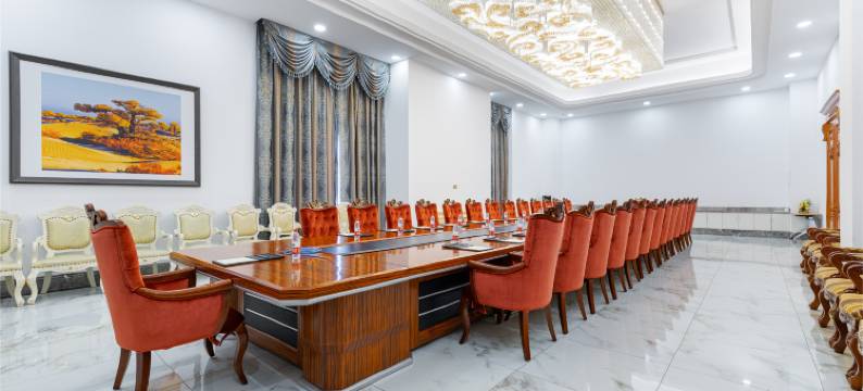 哈密圣湖国际酒店(哈密火车站天马商场店)图片