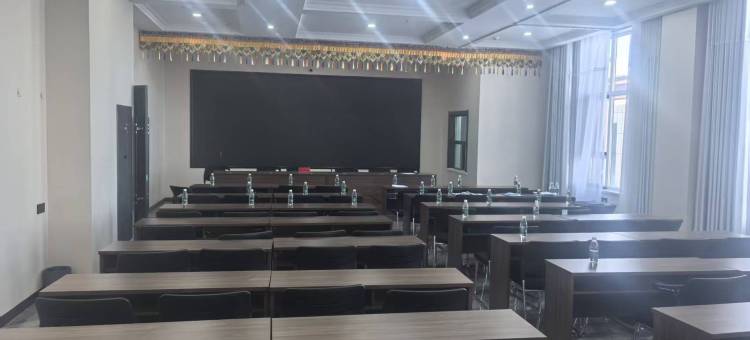 玛多黄河源大酒店(南大街店)图片