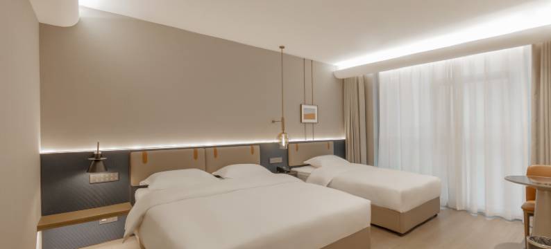 伊犁花城宾馆(六星街店)图片