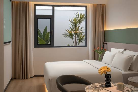 云慢居酒店(昆明老街南屏步行街店)