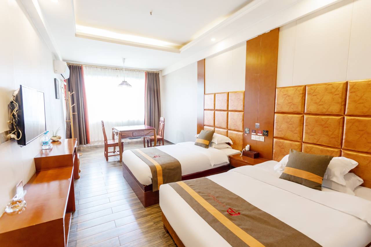 如家睿柏·云酒店(岳西县高速路收费站店)