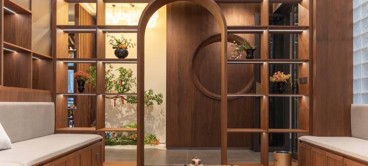 子在•川上图片