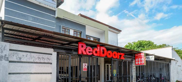 红多兹酒店@梭罗克拉托南(RedDoorz @ Kratonan Solo)图片