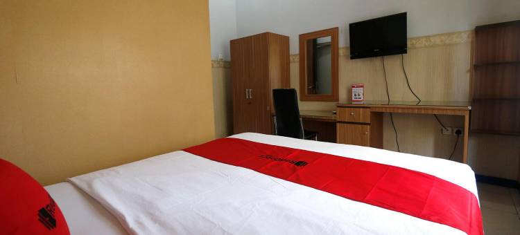 红多兹Plus酒店-近乌蒂普腾巴朗(RedDoorz Plus Near Undip Tembalang)图片