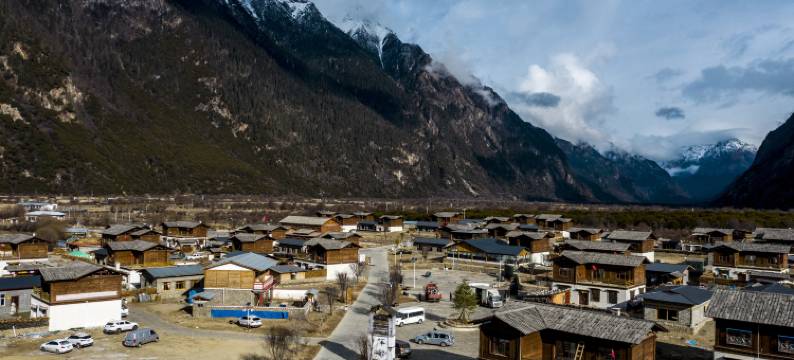 岷山错高民宿(巴松措店)图片