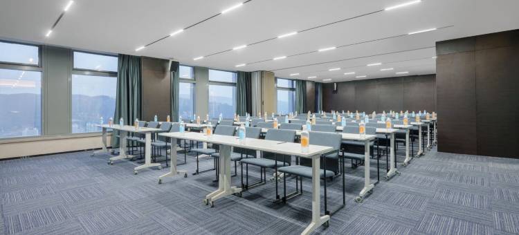 兰州亚欧国际高空亚朵S酒店图片