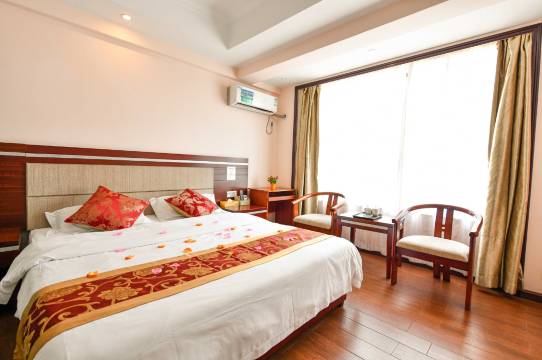 途窝假日民宿(张北县医院店)