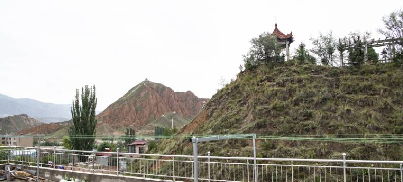 尖扎众仁酒店图片