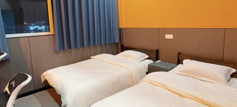 南波万电竞酒店图片