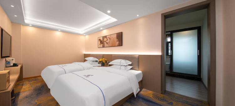 鲁甸昊月大酒店图片