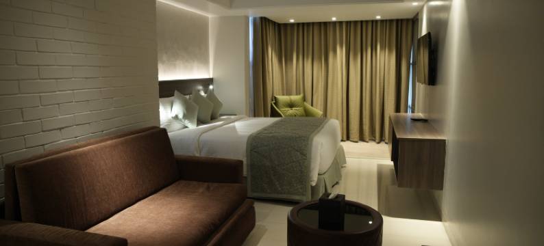 湖畔高镜酒店(Lakeshore Heights)图片