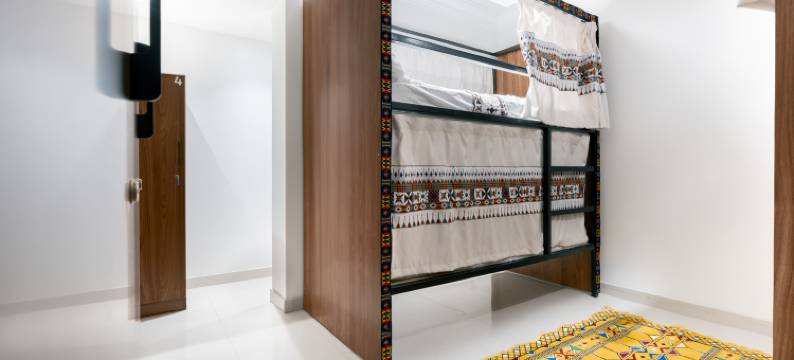 位于阿尔马拉斯的5卧室别墅-200平方米|带5个独立浴室(Sands Inn Hostel - City Center)图片