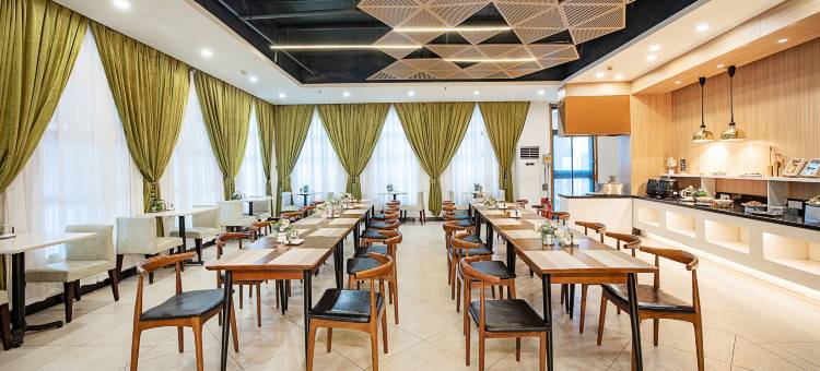 柏维轻居酒店(体育中心汽车站店)图片