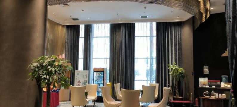 云缨电竞酒店(华丰灯饰界店)图片