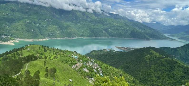 苏里亚湖景隐居处(Surya Lake View Retreat)图片