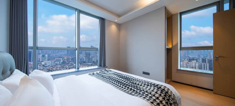 大魔方·秋野子设计师酒店(成都金融城演艺中心心岛地铁站店)图片