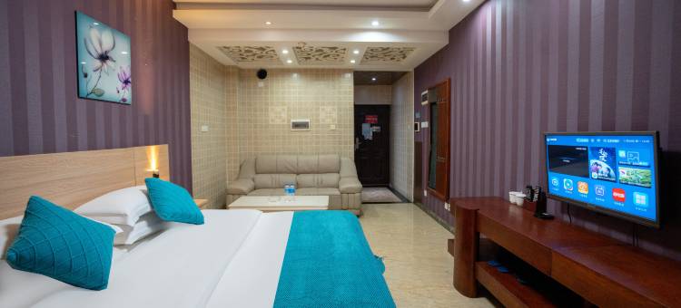 泉隆酒店(昆明羊肠村地铁站金领时代店)图片