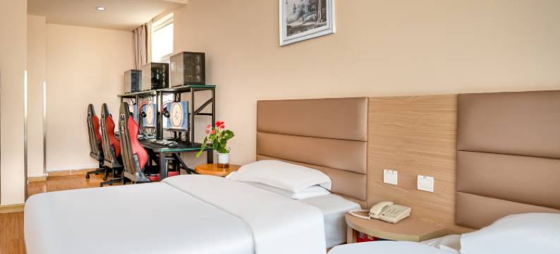 美娱·星峰电竞酒店(济南商河爱琴海购物公园店)图片