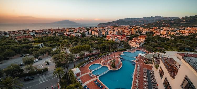 苏伦多希尔顿酒店(Hilton Sorrento Palace)图片