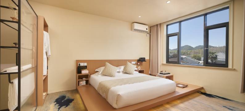 余年小筑·Y&N Live主题民宿(OMG心跳乐园店)图片