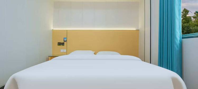 南昌清风商务宾馆(国威路地铁站店)图片