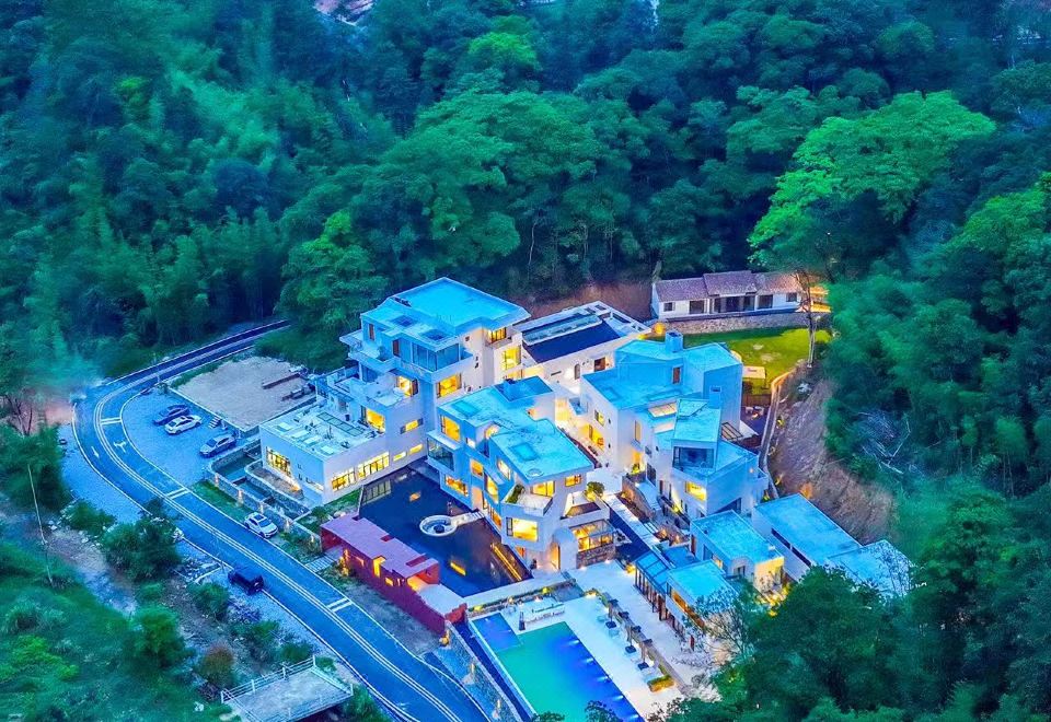 南崑山花溪雨玉石温泉民宿外景图