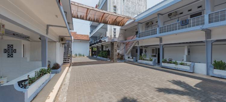 红多兹伊斯兰酒店-肯卡纳塔西马拉雅酒店(RedDoorz Syariah @ Hotel Kencana Tasikmalaya)图片
