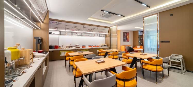 柏曼酒店(上海虹桥国际机场七莘路地铁站店)图片