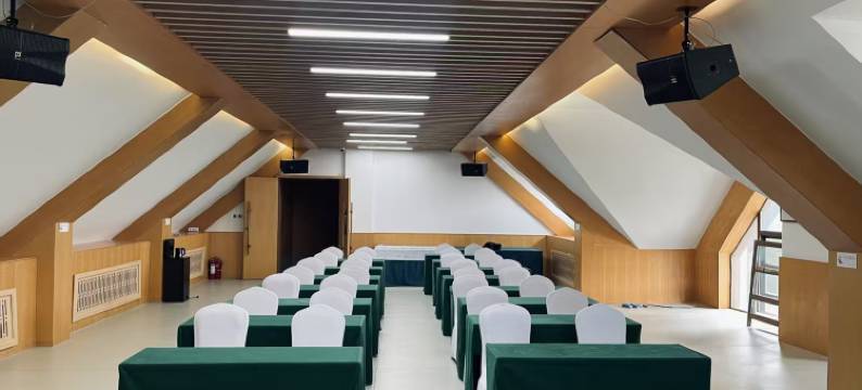 国信温泉酒店(二道白河长白山高铁站店)图片