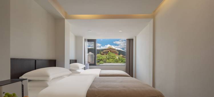 香格里拉云边观景民宿(独克宗古城大佛寺转经筒店)图片