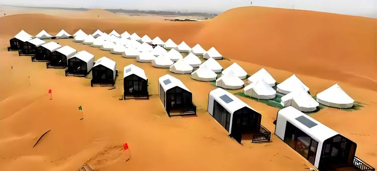 星星宿集沙漠露营地图片