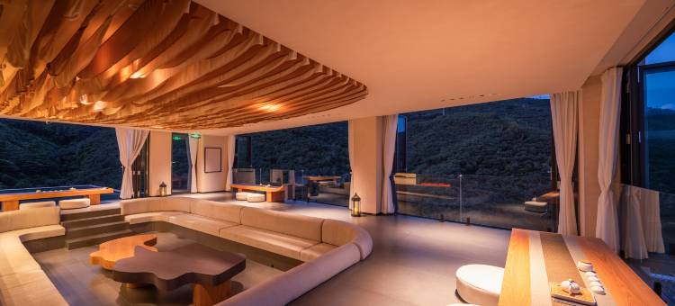 云漫星空悬崖全景度假酒店(告庄西双景店)图片