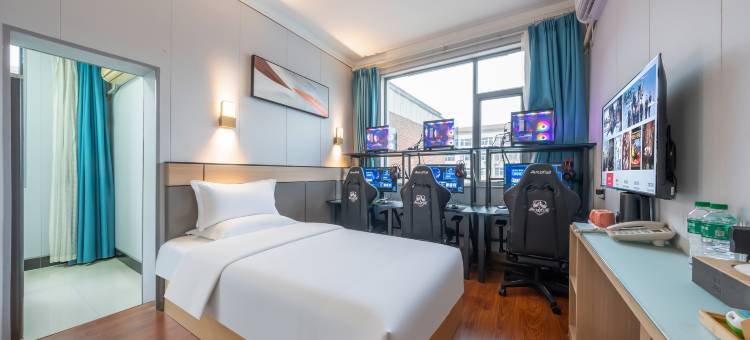 美娱·星峰电竞酒店(巩义星月时代广场店)图片