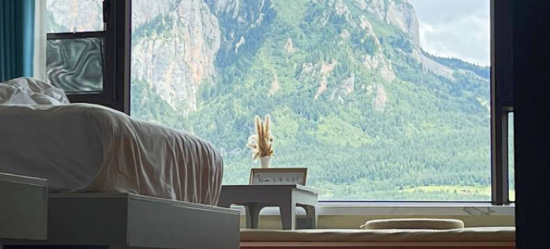 Lotus忘忧别院·直面主峰与日出观景美宿(扎尕那景区店)图片