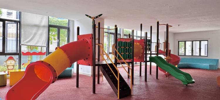 R&F Princess Cove near CIQ by Stayrene图片