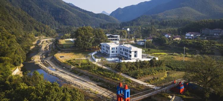 见吾乡·月亮湖畔度假庄园(皖南川藏线月亮湾风景区店)图片