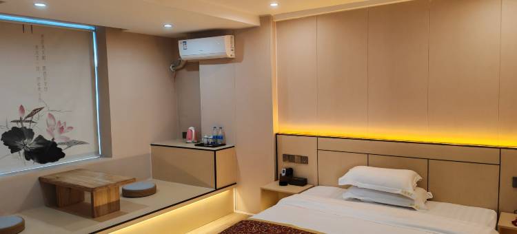 阳春炜富商务酒店图片