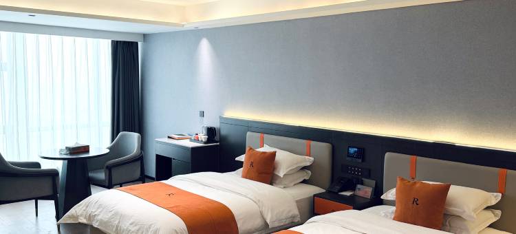 R ROYALSS HOTEL(昆玉站店)图片