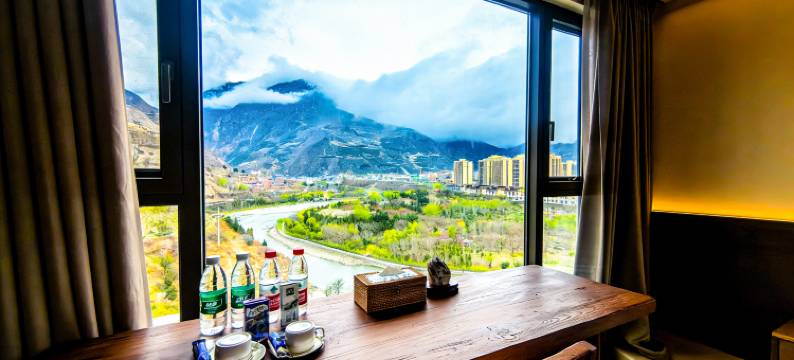 归景一号·Qiang view全景私汤度假民宿(古羌城景区店)图片