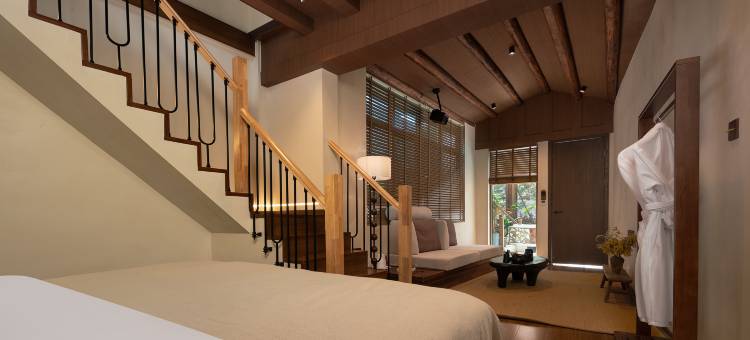 泸定磨西·小解观山·Design Retreat|中式设计师民宿图片